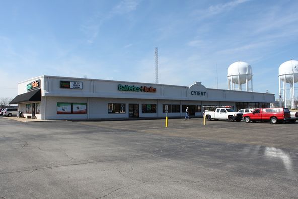 8001 N University St, Peoria, IL 61615
